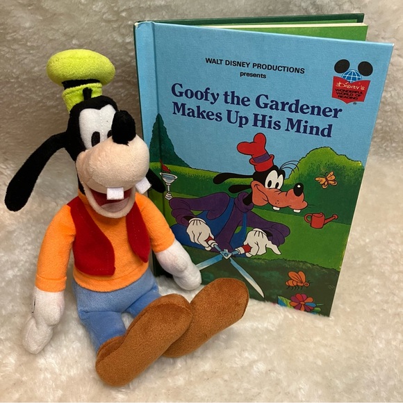 Disney | Goofy & Book - Picture 3 of 16